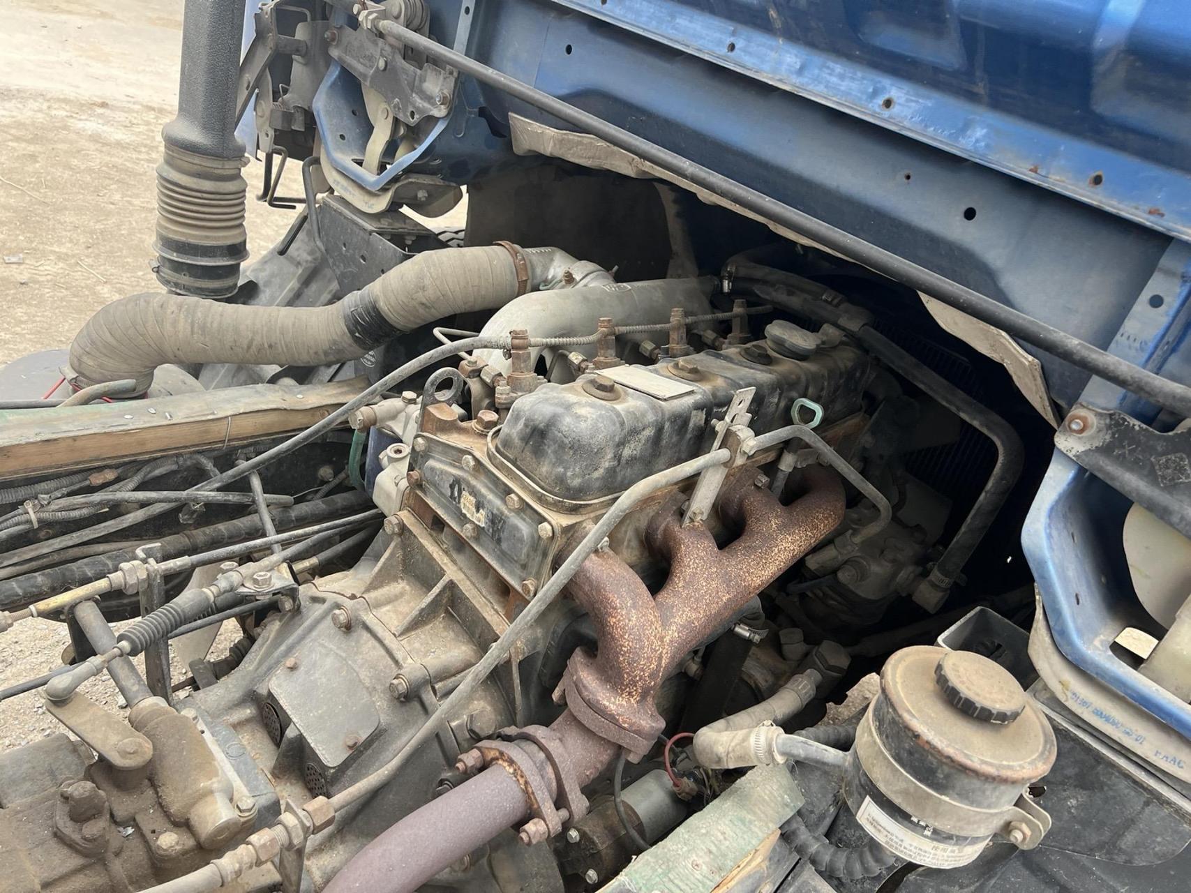 刚到家一台16年奥驰1800,云内4100,六条新750全钢丝轮胎,车箱4.2,1.