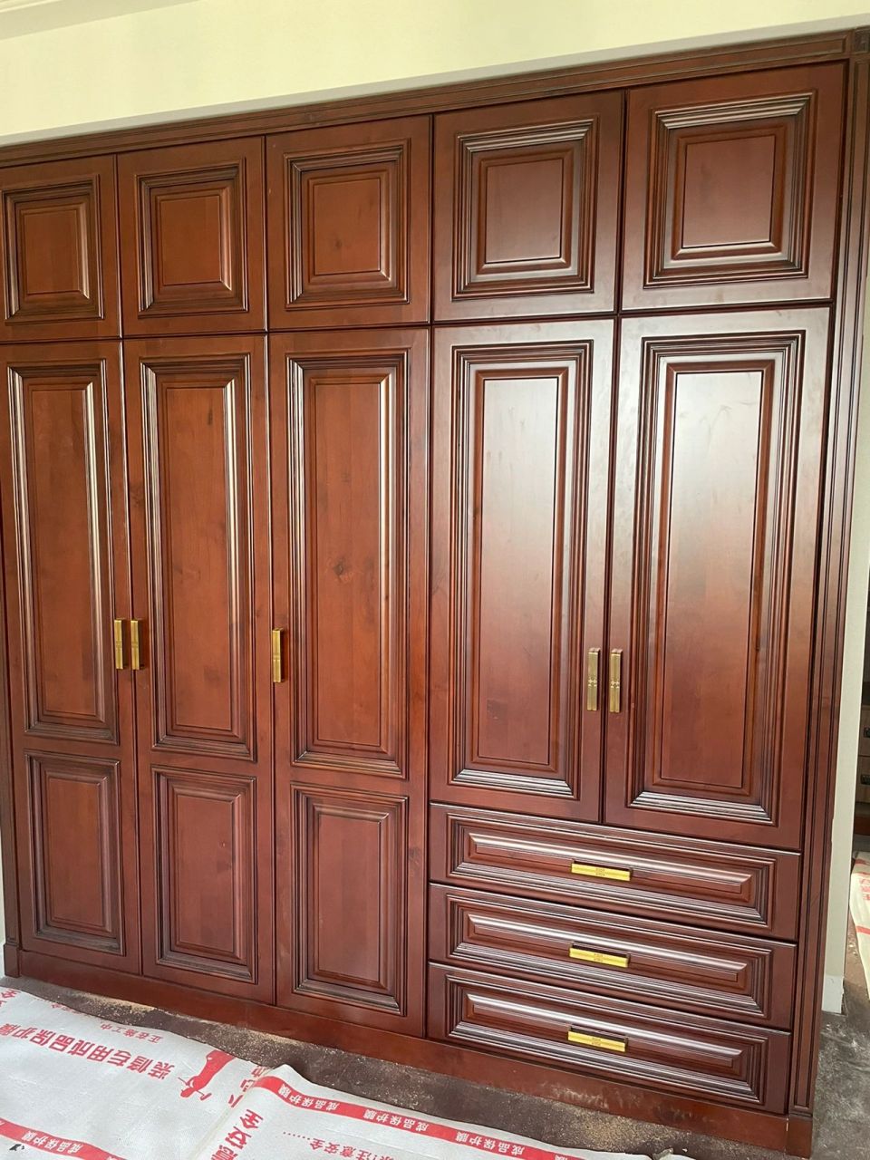 工地实拍 南美樱桃木烤漆柜门 560每平