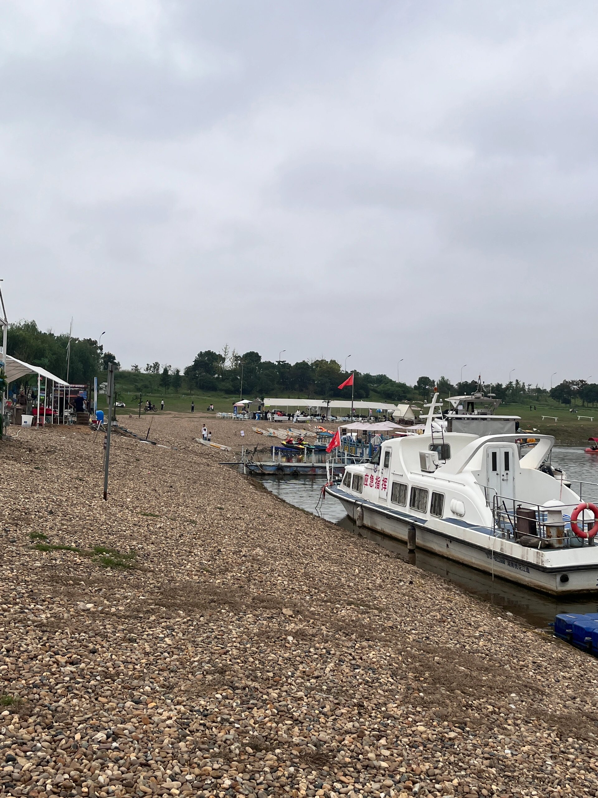 益阳十洲公园 有一些小动物 但不是很好玩 无聊实在没地方去了的话可