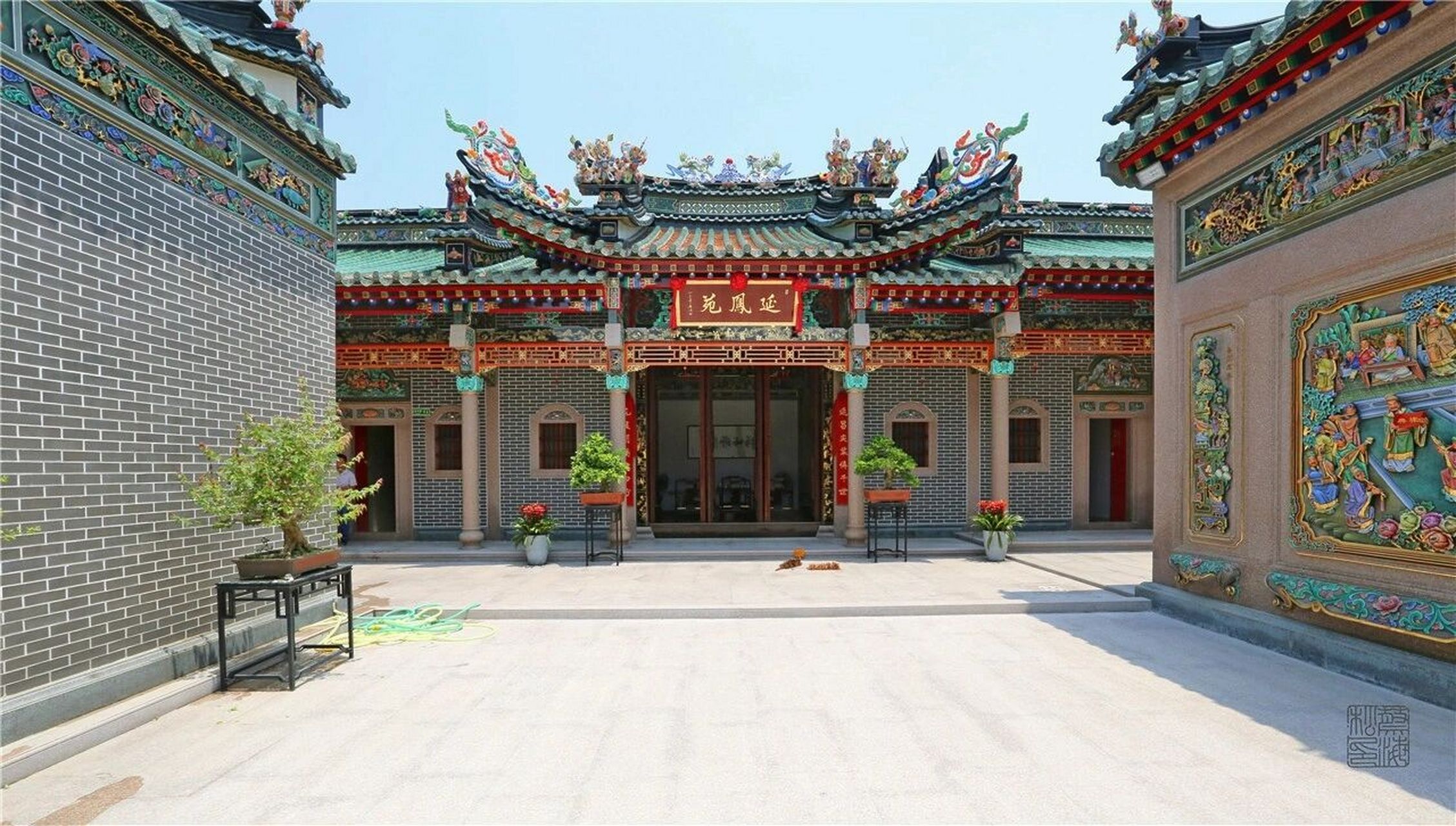 潮阳永兴里一一潮汕新建的"驷马拖车"大厝 永兴里,座落在潮阳铜孟下岐