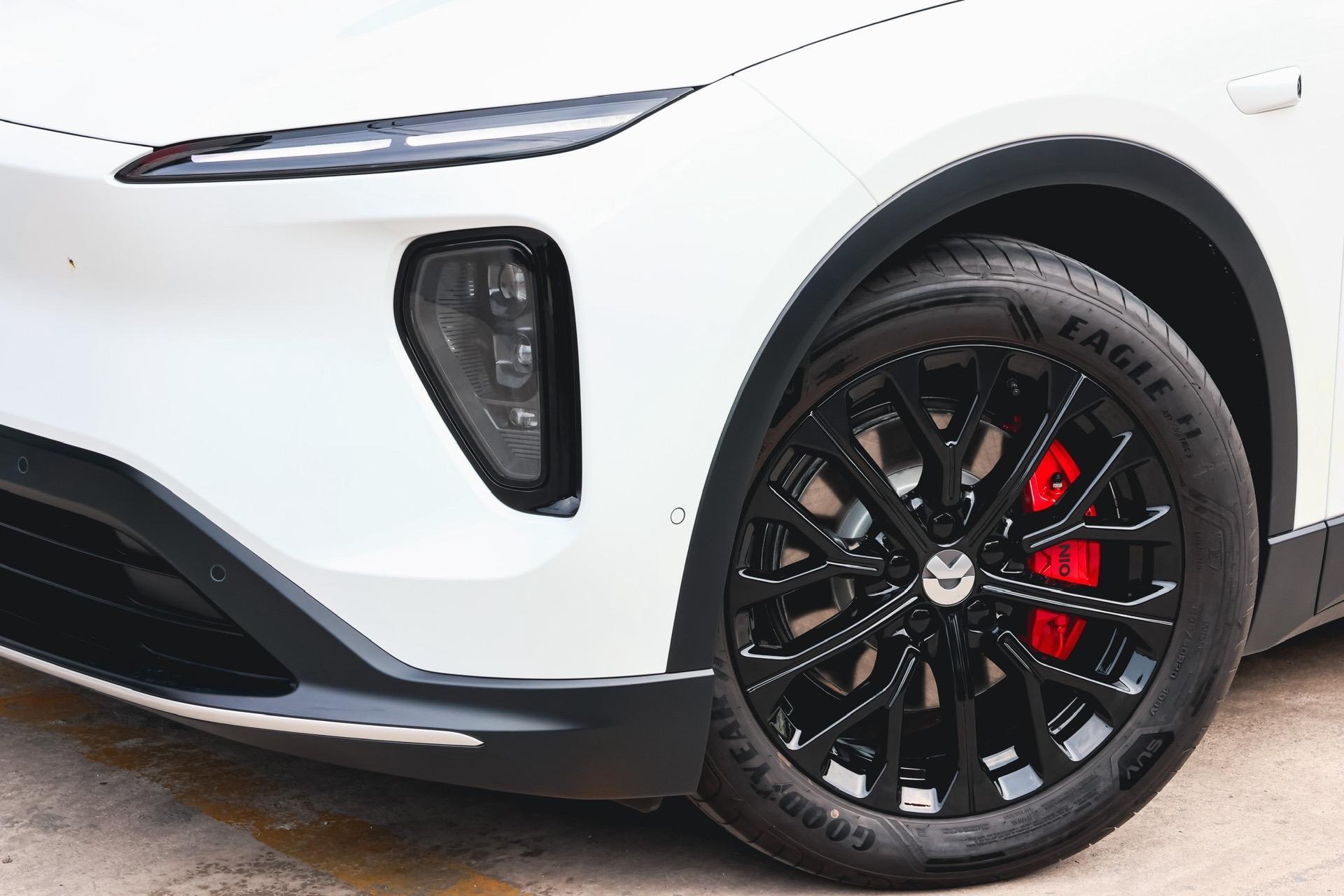 蔚来轮毂卡钳改色.蔚来es6轮毂改色亮黑,原厂静电粉末工艺!