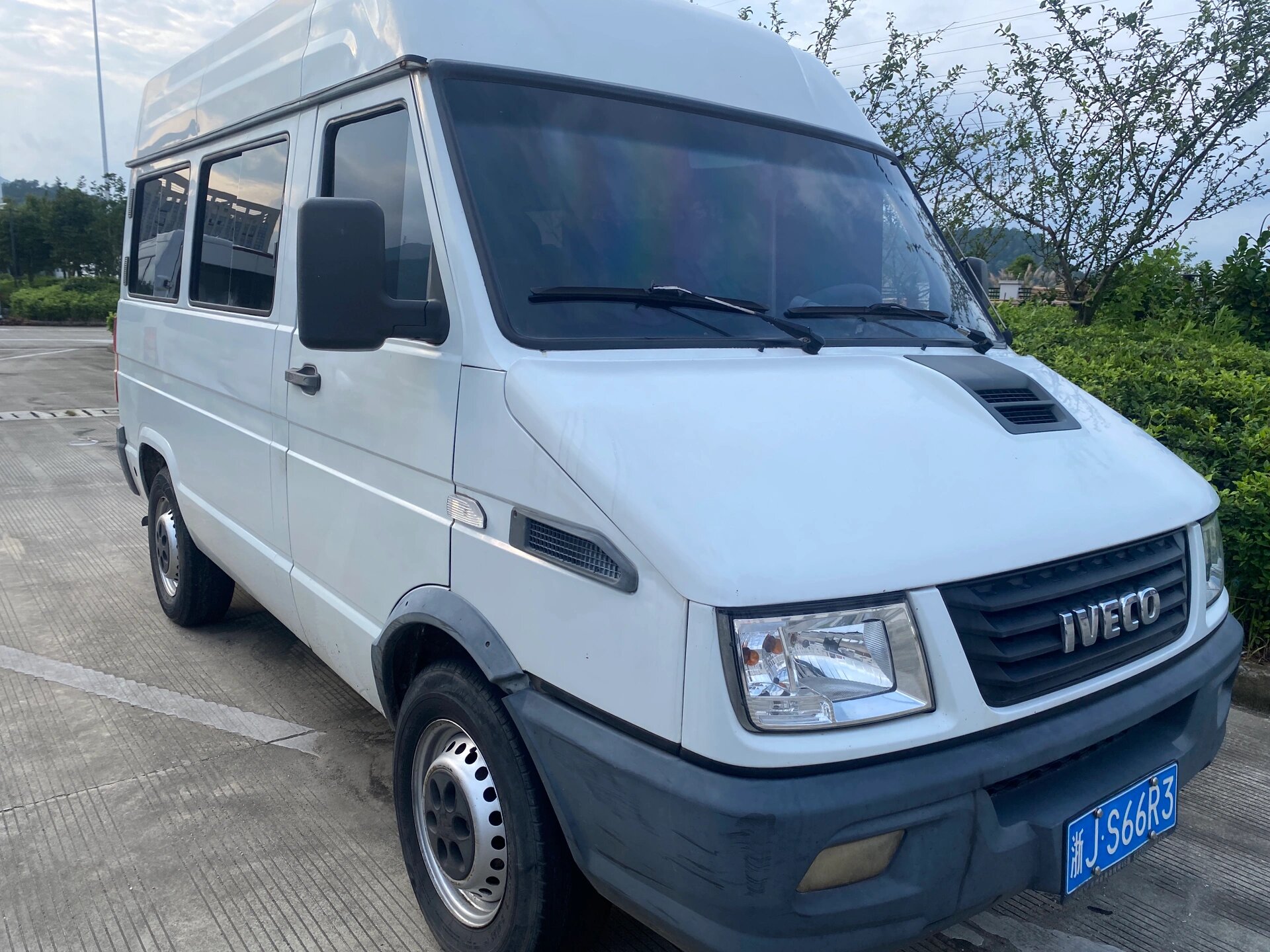 出售非营运黄牌客车,2015年上牌少林客车19座,2014年上牌高顶全顺17座