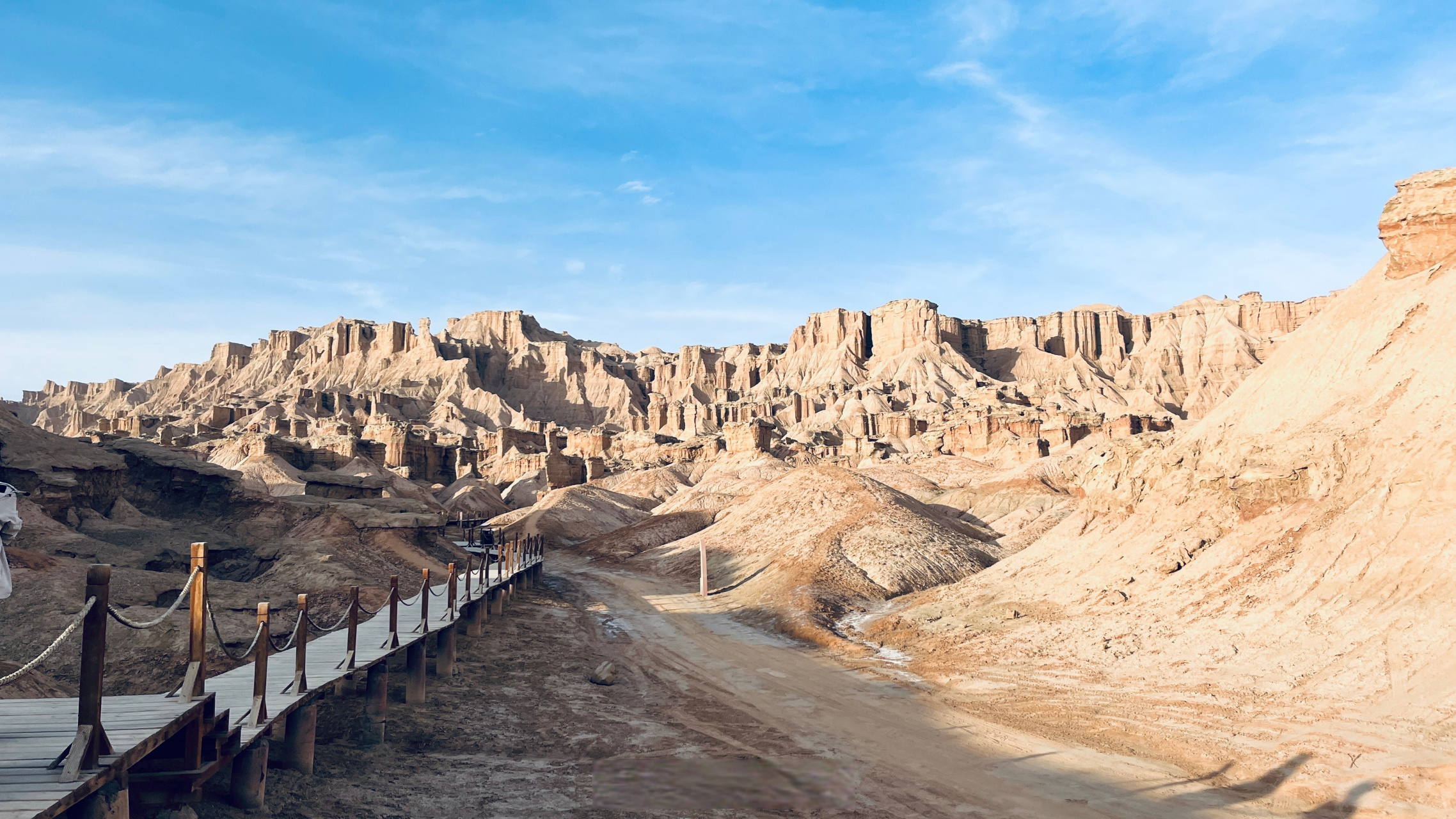 阿克苏攻略##新疆是个好地方# 克孜尔红石林位于拜城县东部克孜尔乡