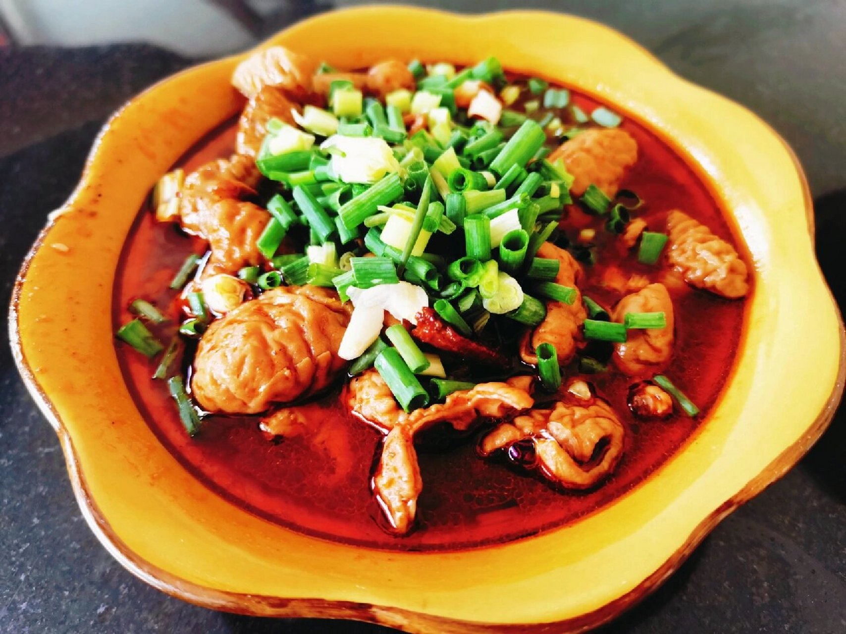 很多人来江油都会选择去小小吃,川罗肥肠或者雍肥肠吃,但是基本上每次