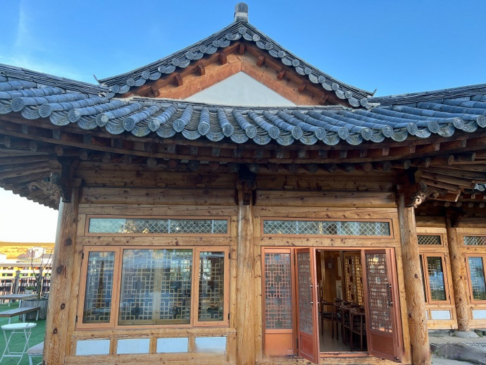 花好月圆 吉悦中秋#十一吉好玩# 延吉考世茂山庄坐落于帽儿山下,风景