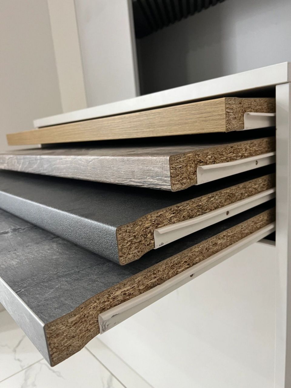 欧松板跟颗粒板区别有哪些 9899欧松板和颗粒板是两种板材,带来的