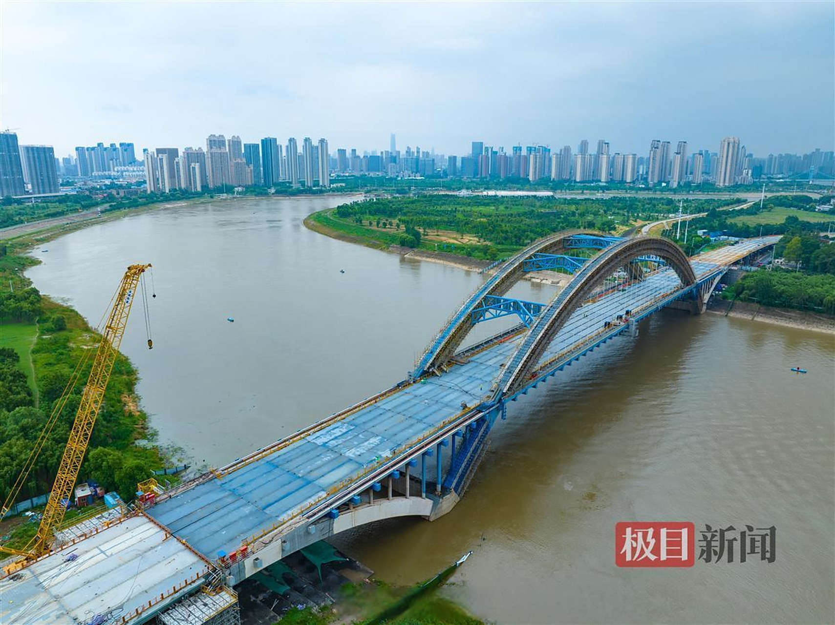 武汉聚焦# 【武汉长丰桥提升改造工程全线贯通】长丰桥位于武汉市