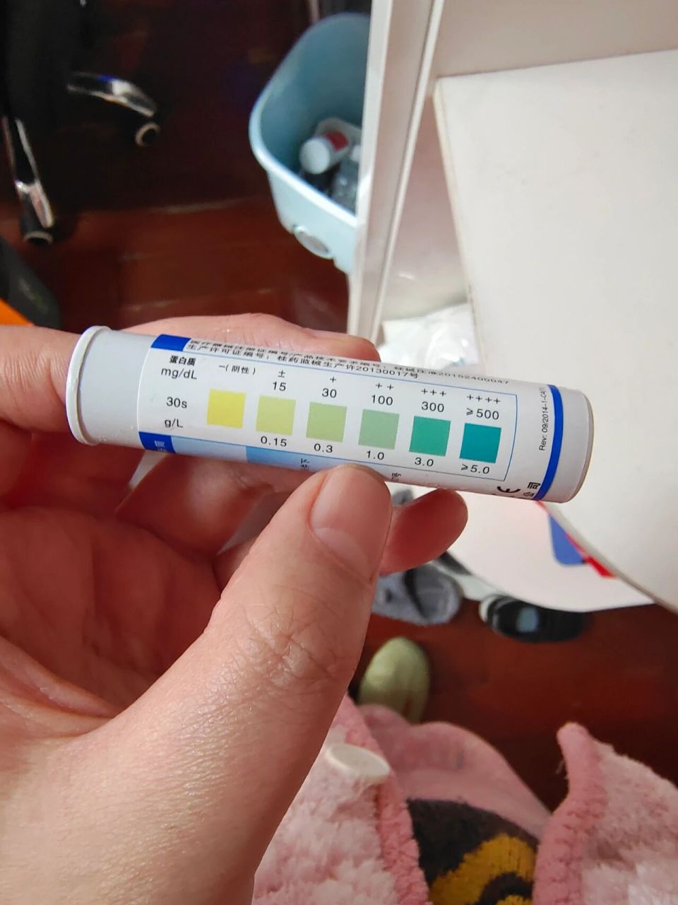 尿蛋白试纸准吗? 我晨尿每次都是1.0,白天就稍微好点,都是0.3或者是0.