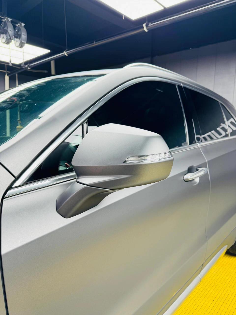 凯迪拉克xt4改色超亚amg山灰