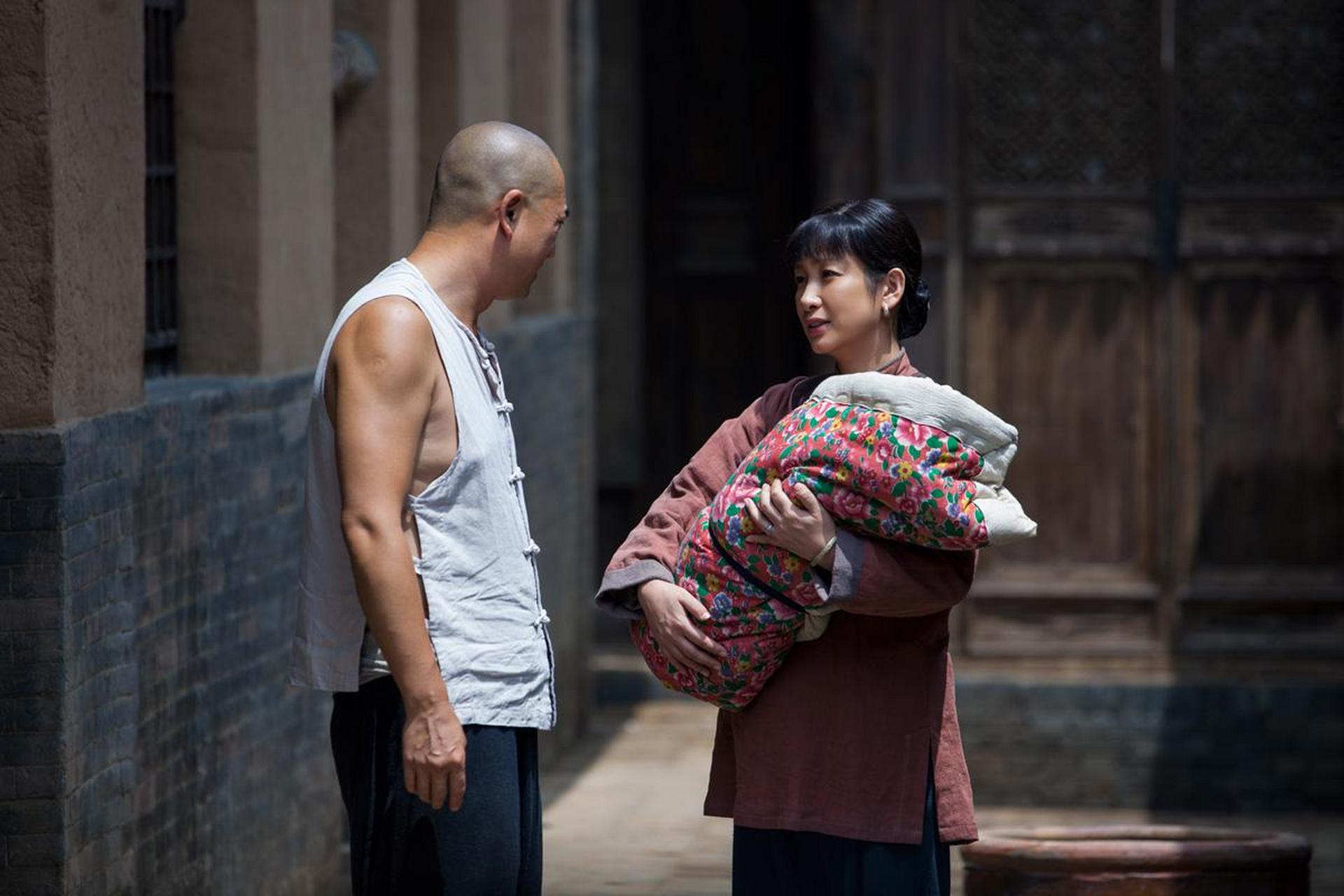 6亿的电视剧《白鹿原》,张嘉译邀请秦海璐出演他的第7任妻子,没想到却