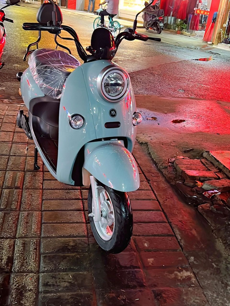 爱玛电动车 爱丽款的,买回来差不多快一个礼拜了.