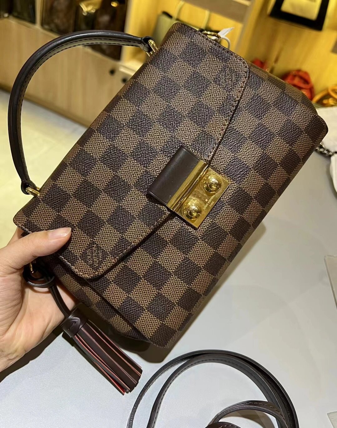 lv棕棋盘格croisette流苏邮差 lv棕棋盘格croisette流苏邮差包25x17cm