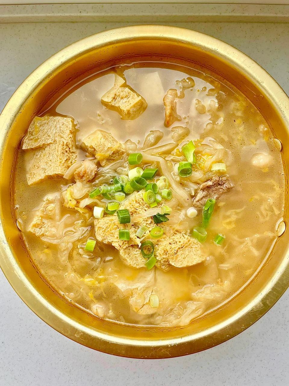 东北人入秋必备菜74酸菜炖冻豆腐粉条五花肉 1.