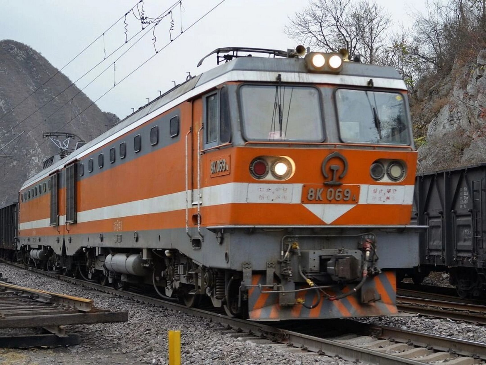 【科普】永远的橙色—8k型电力机车 8k型电力机车,是中华人民共和国