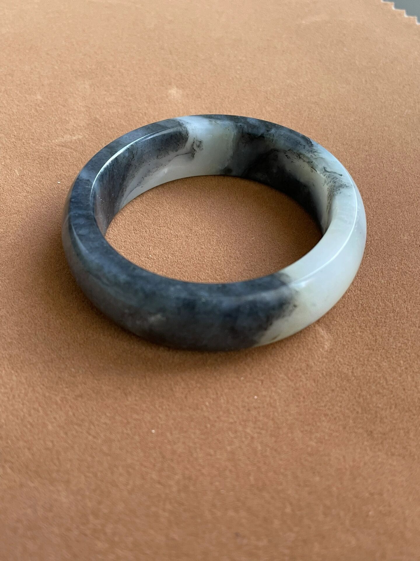 和田玉籽料青花手镯 新品和田玉籽料青花手镯,56圈口天然的水墨山水画