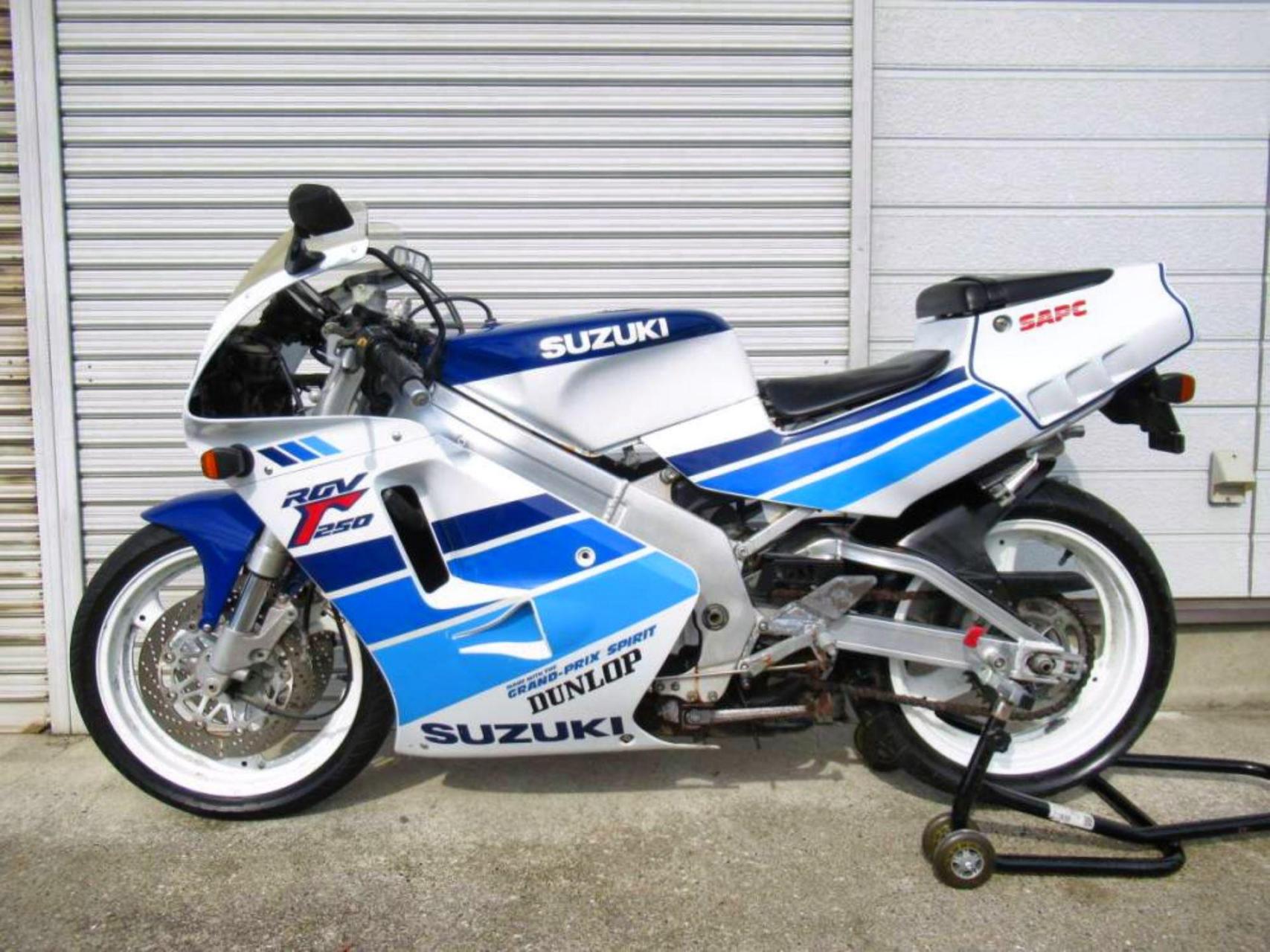 suzuki 二冲程摩托车.