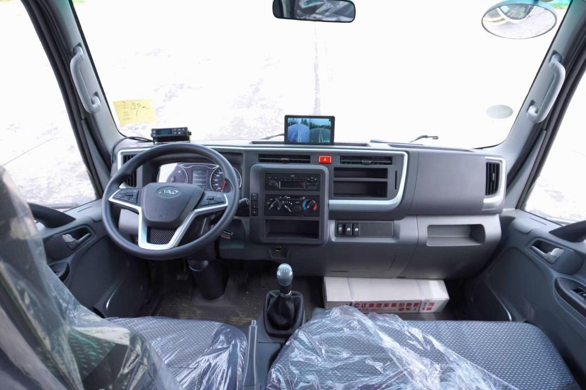 江淮帅铃s3 (双排)冷藏车(国六) 整车尺寸:5980×2020×3000(mm) 箱体