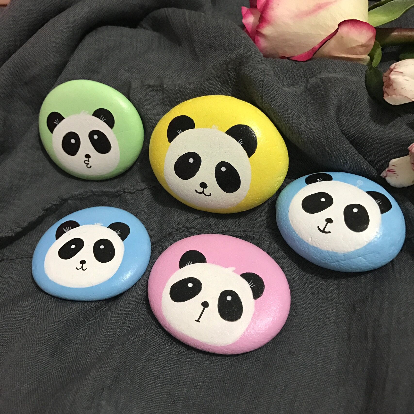 石头画,可可爱爱,简简单单的小熊猫