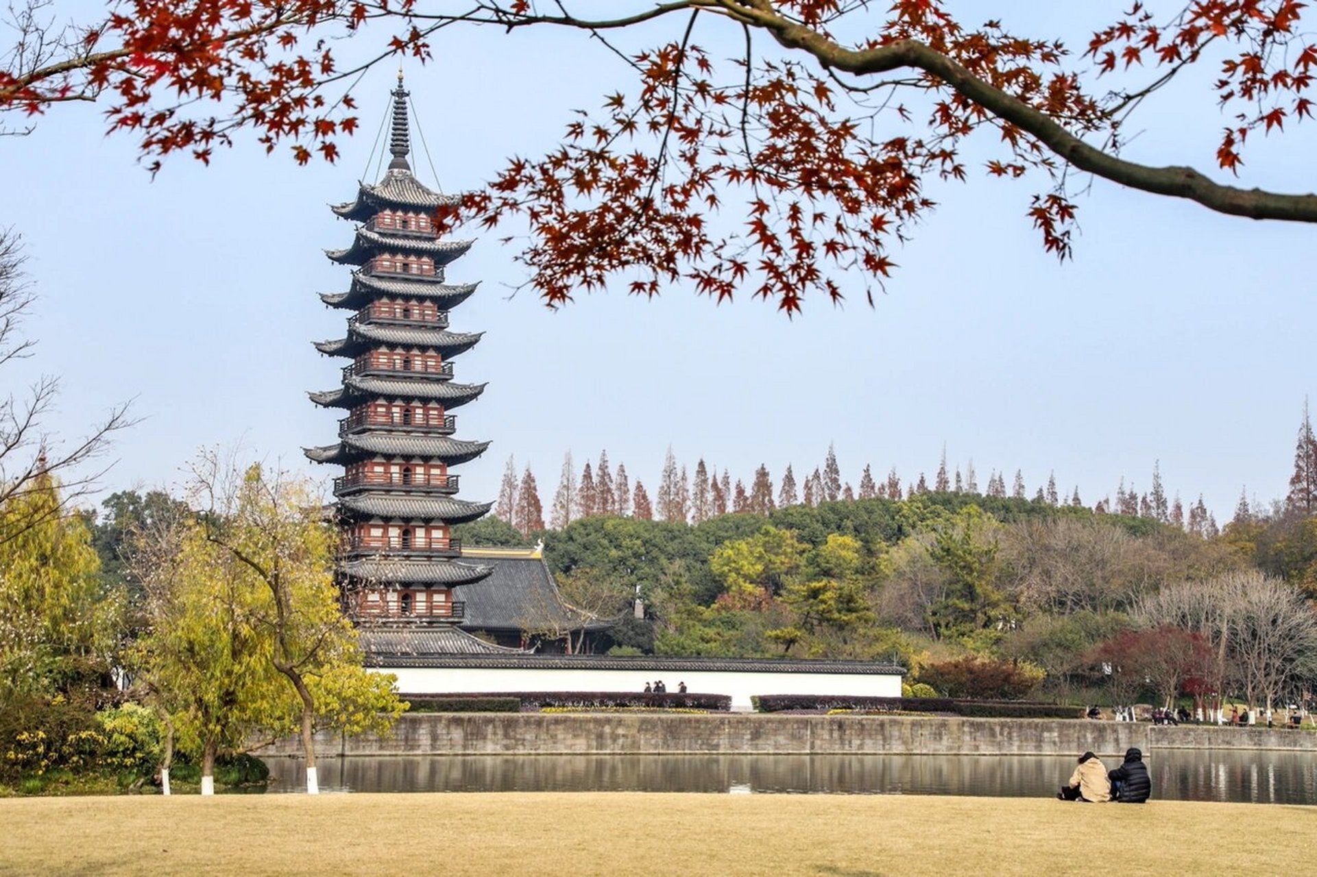 深秋初冬时节松江方塔园里的方塔 昨天下午去了松江方塔园,园内逛了一