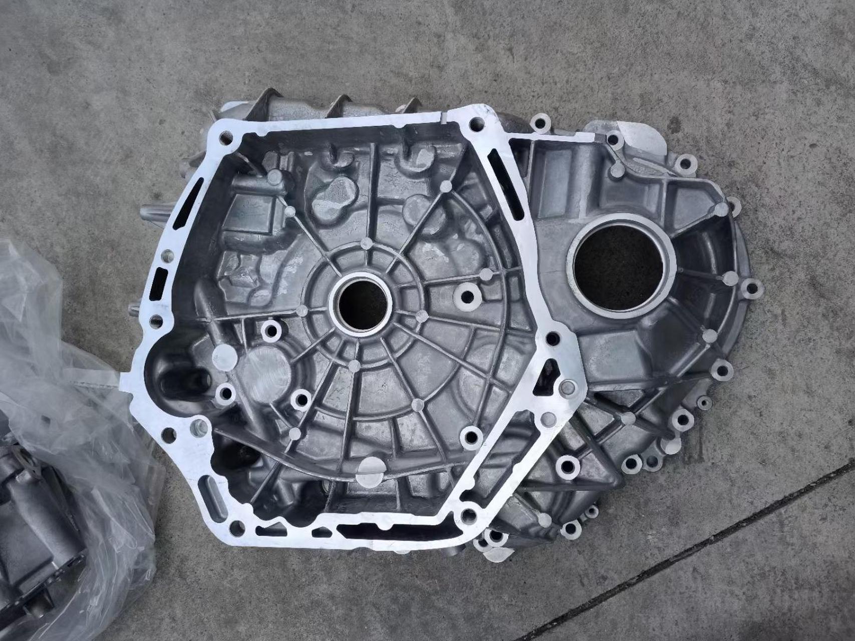 比亚迪dht30,dht33变速箱壳体.