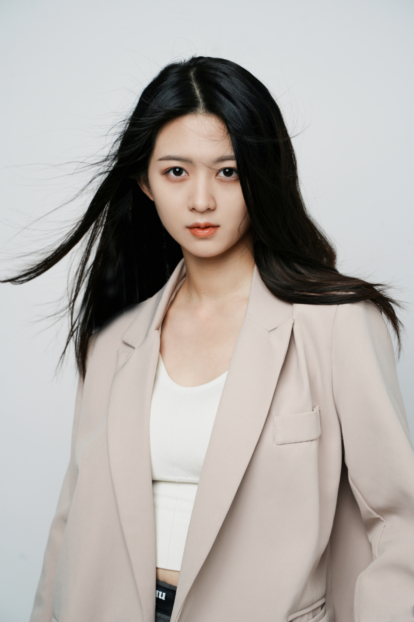 于杨梓# 飘逸的头发[嘻嘻]