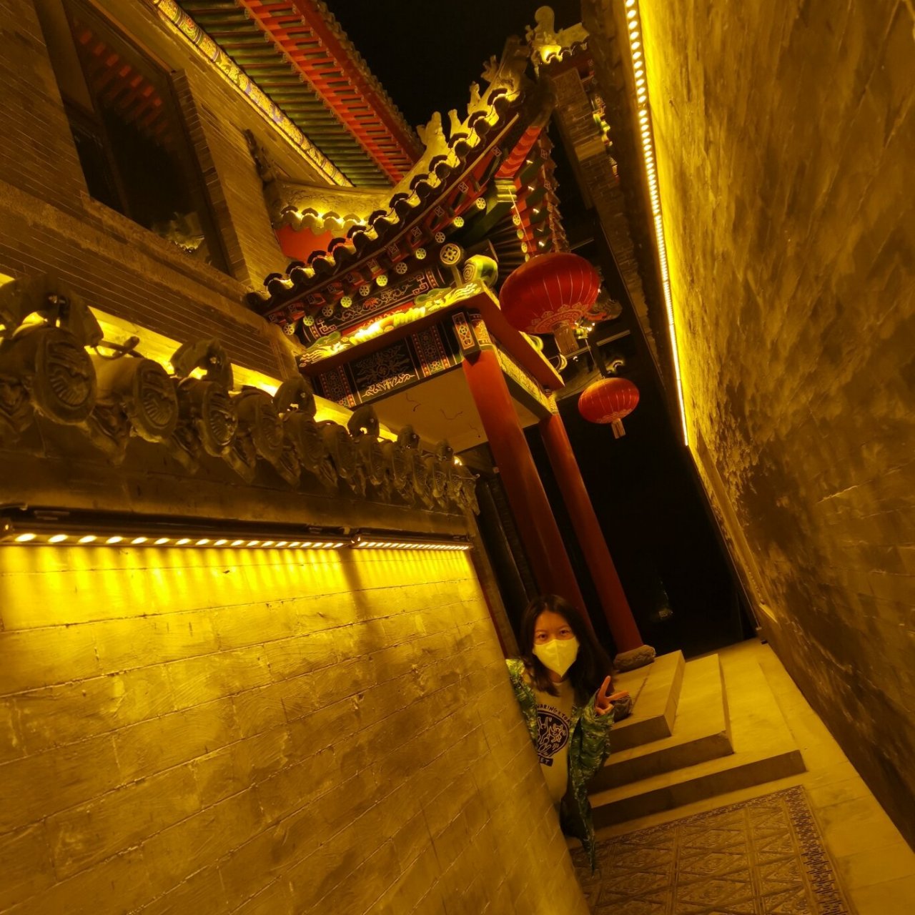 五台山夜间打卡圣地——广化寺 广化寺是五台山唯一开放夜景的寺庙 灯