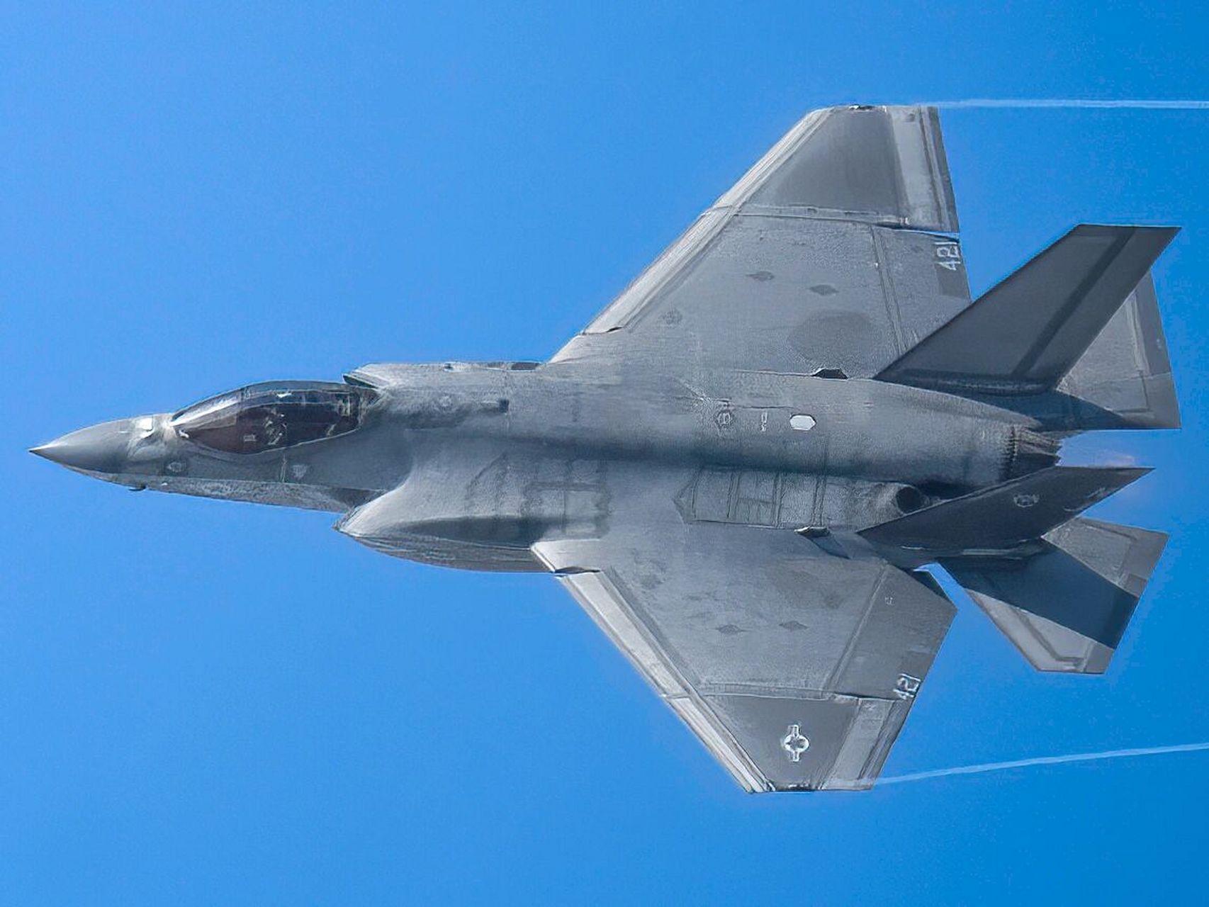 9694旧金山fleet week|f35证件照 f-35战斗机,是美国一型单座单发