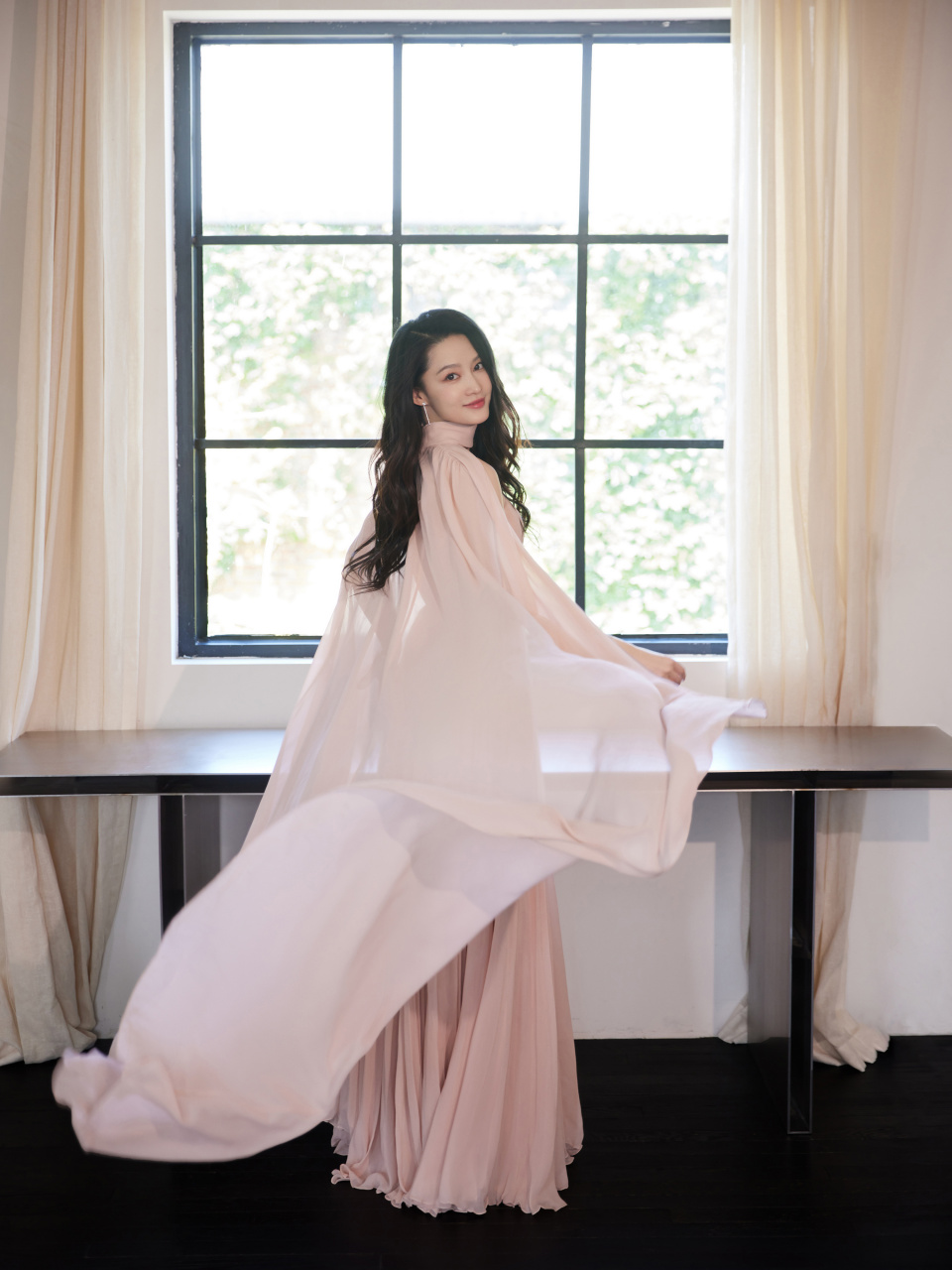 中国电影华表奖# 青年演员李沁出席第十八届,第十九届中国电影华表奖