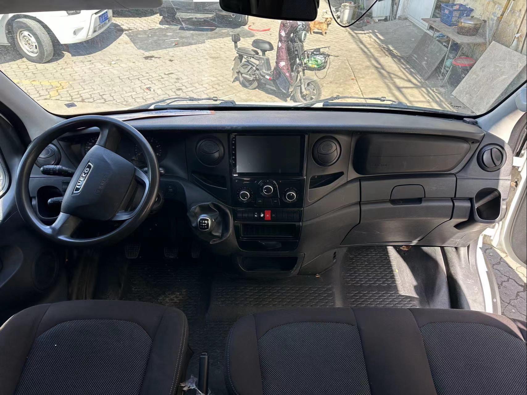 21 年加长依维柯欧胜小型客车:f 1 a2.