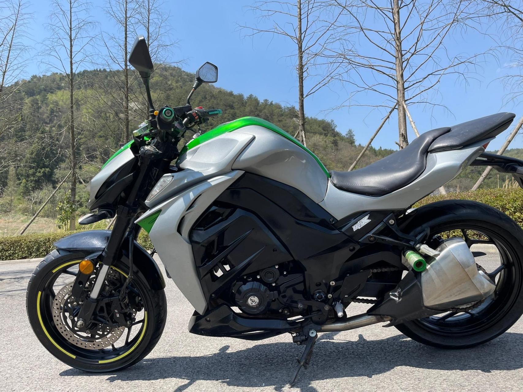 19年嘉爵n19,大蟒蛇,电喷水冷双钢400,倒置减震,车况精品.