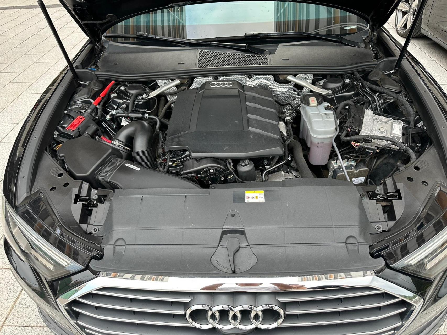 奥迪a6l 2.0t和3.0t发动机舱对比图