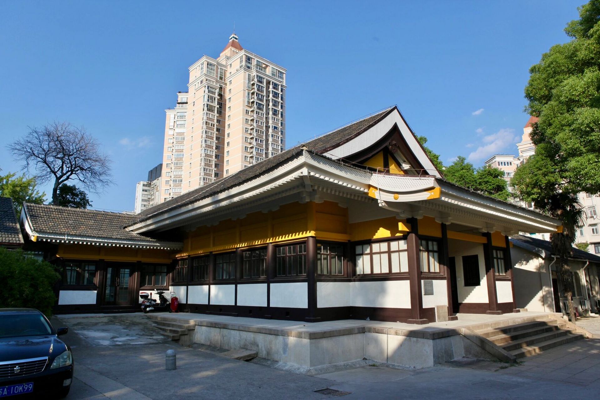 "南京神社"--日本侵华建筑遗存 日本神社旧址,位于南京五台山体育中心