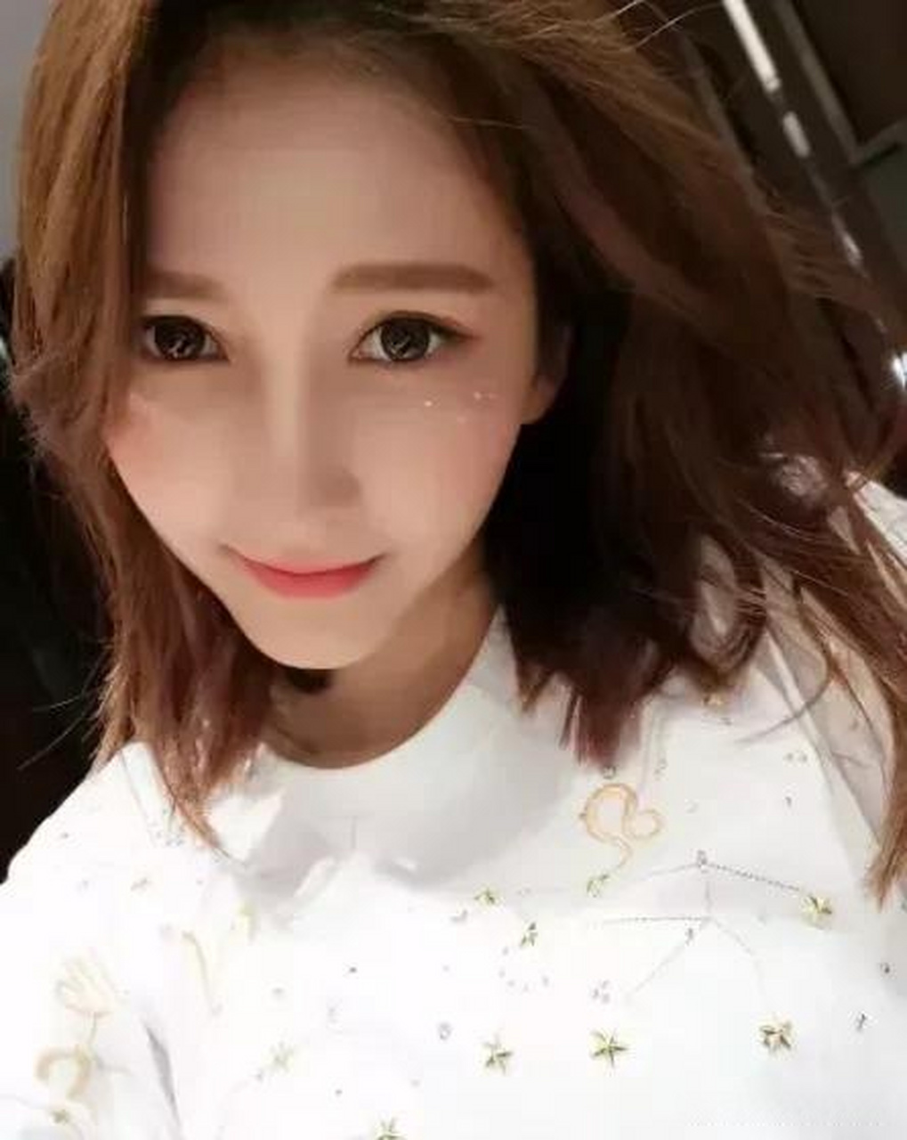 但不知为何,吕瑞兰已陷入停播状态,上一次开播时间还停留在5月中旬.