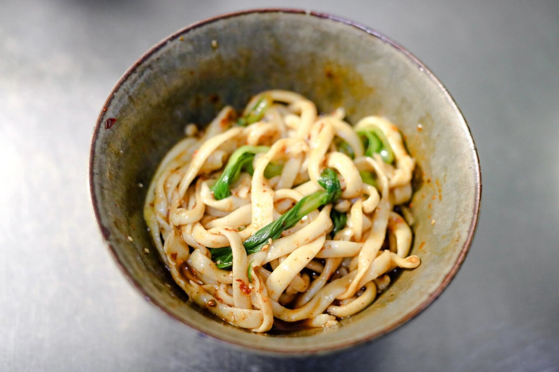 坚持做100种面不重样(17)油泼棍棍面 人们的舌尖记忆是顽固的,尝过再