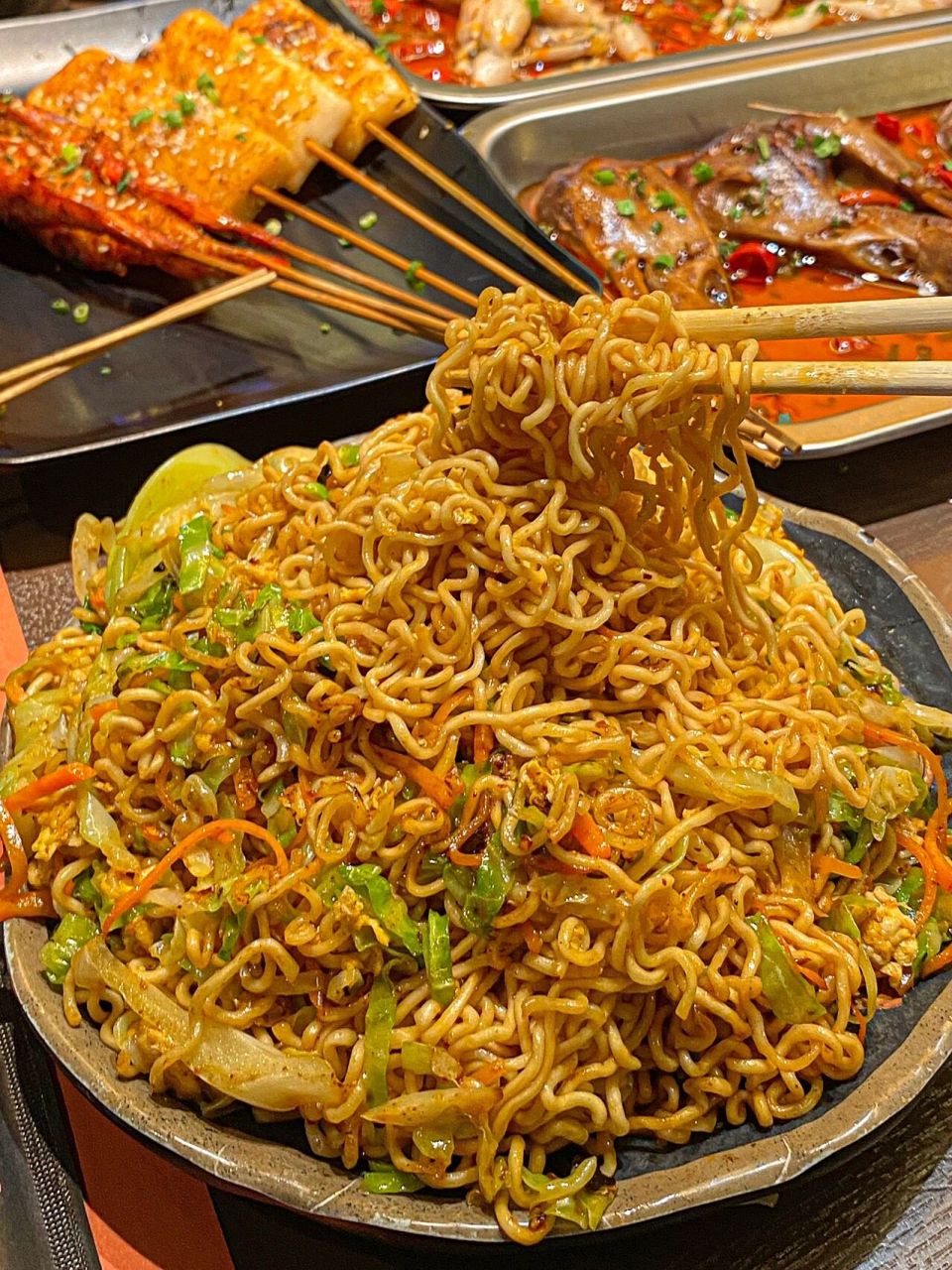 工业风环境很不错,带朋友来吃夜宵好奶思,外面也有位置晚上的时候坐