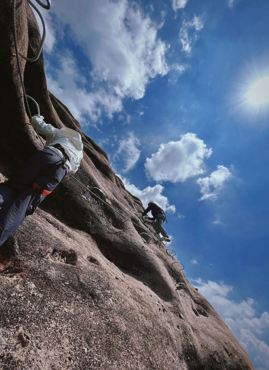 岭南第一攀-清远马头山飞拉达攀岩0969♀15高级线挑战成功,又是