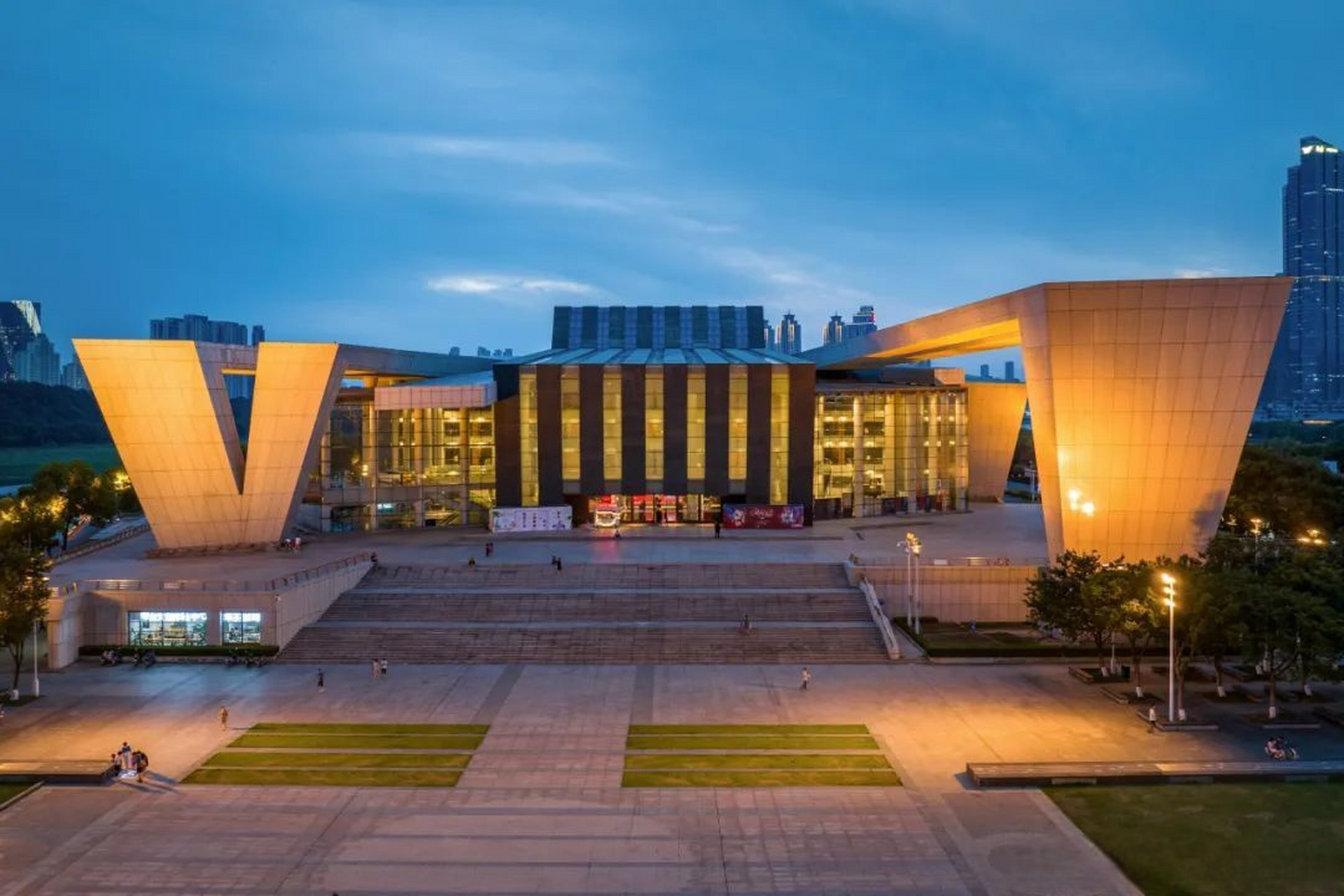 武汉文旅资讯# 【明天,武汉琴台大剧院&琴台音乐厅迎来市民开放日】