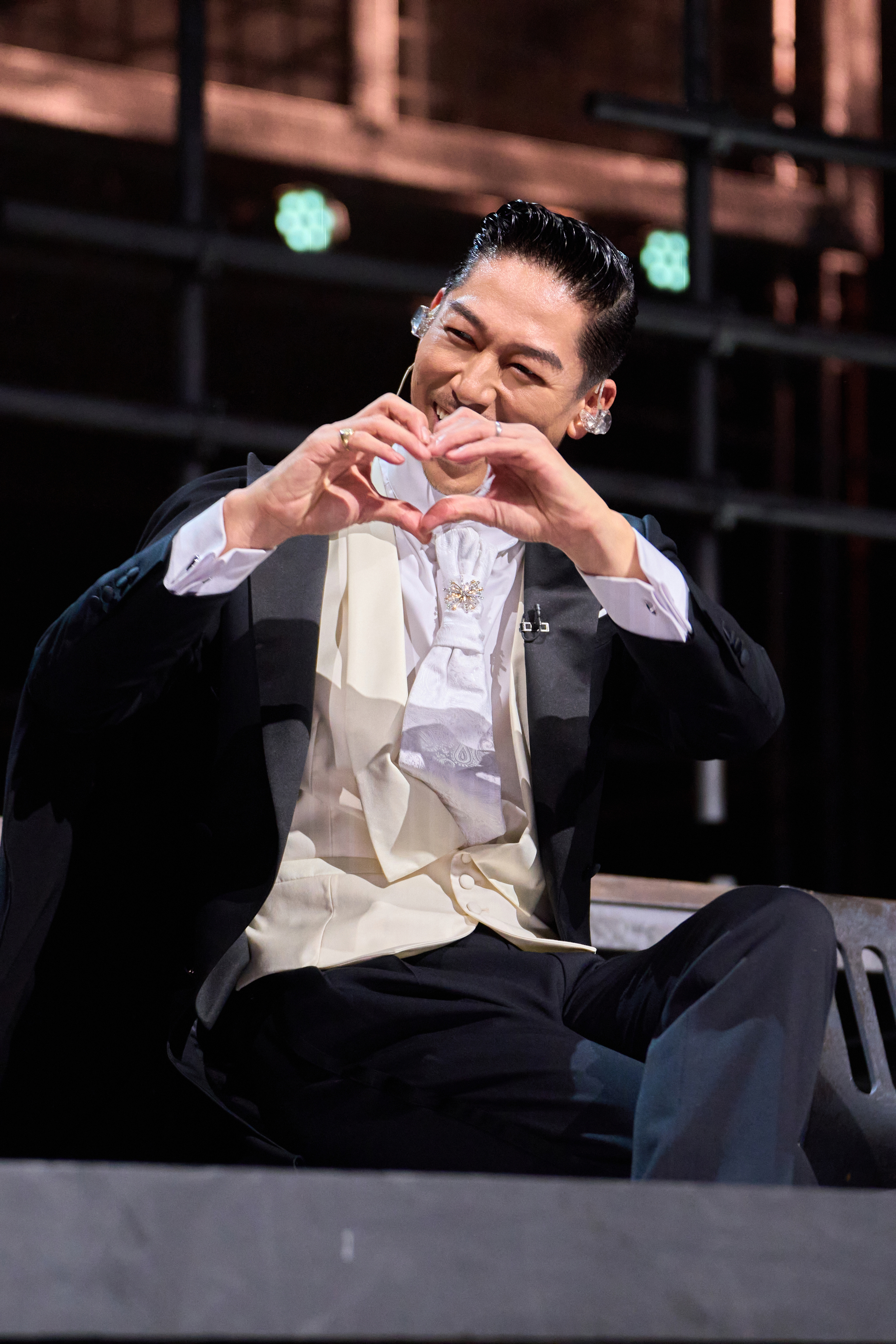 黑泽良平解锁歌舞剧唱跳舞台,魅影风slay全场!