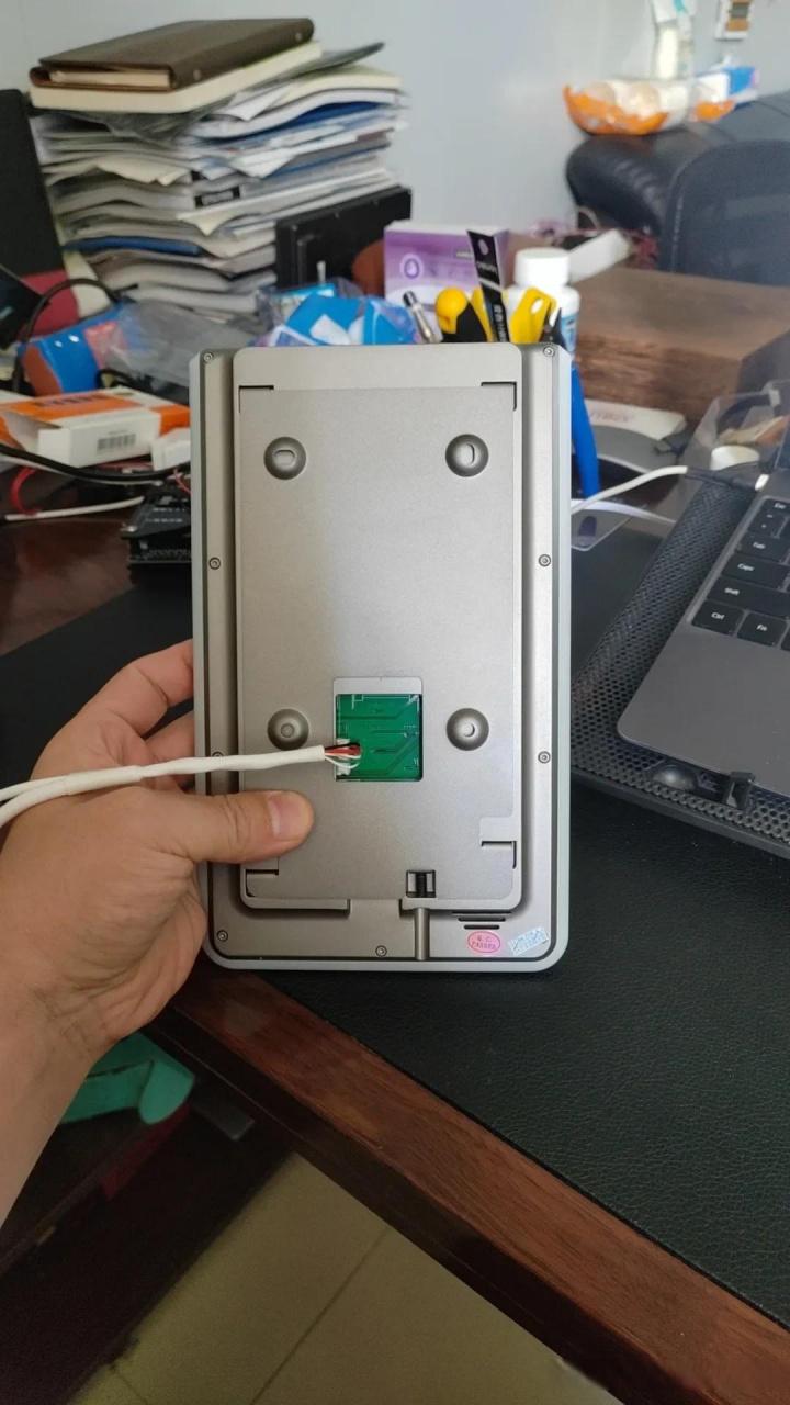 写字楼,小区等电梯只能靠"刷脸"乘坐ai人脸识别电梯梯控系统 让电梯