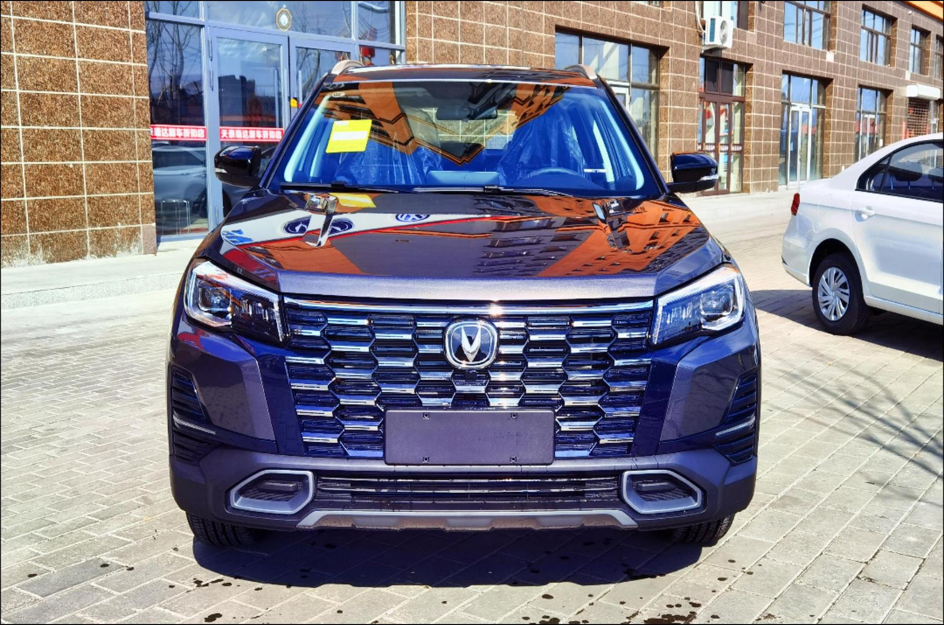 24款长安cs75蓝鲸.24款cs75畅享版 现车到店 全新升级 配置提升