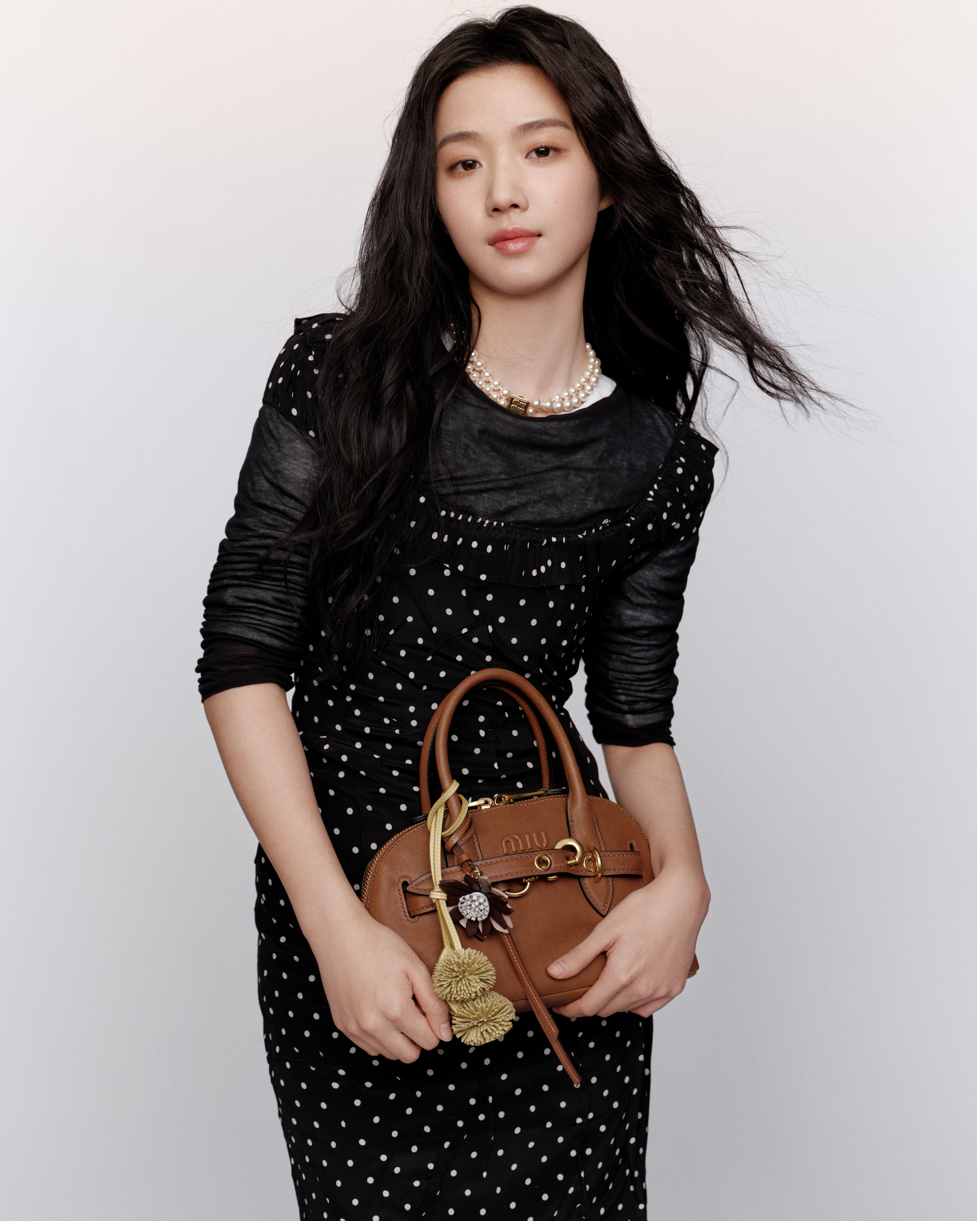 悠闲假日,即刻开始.#miumiu2024假日系列