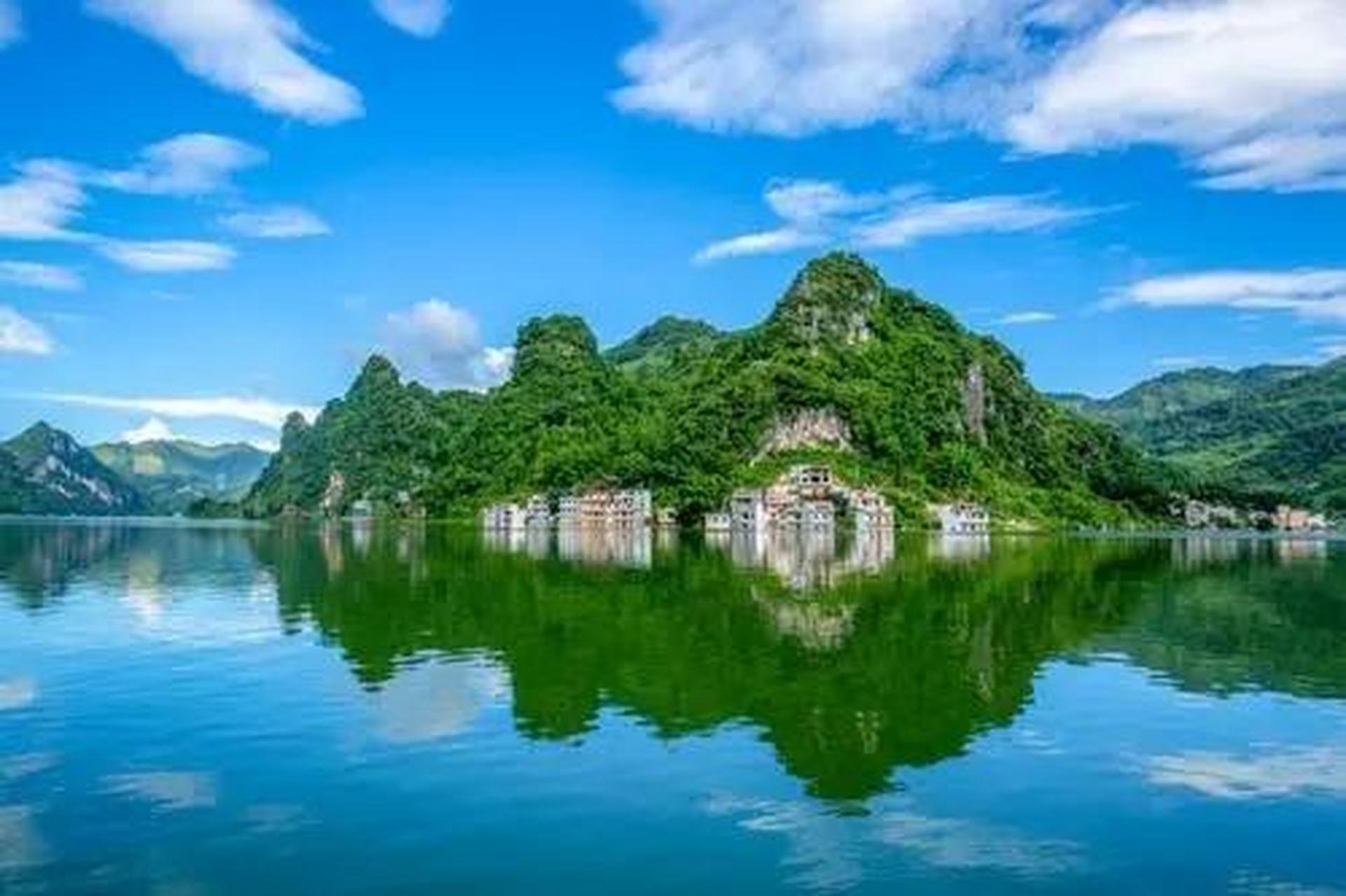 凤山县的语言分布 凤山县位于广西西北部,河池市西部.