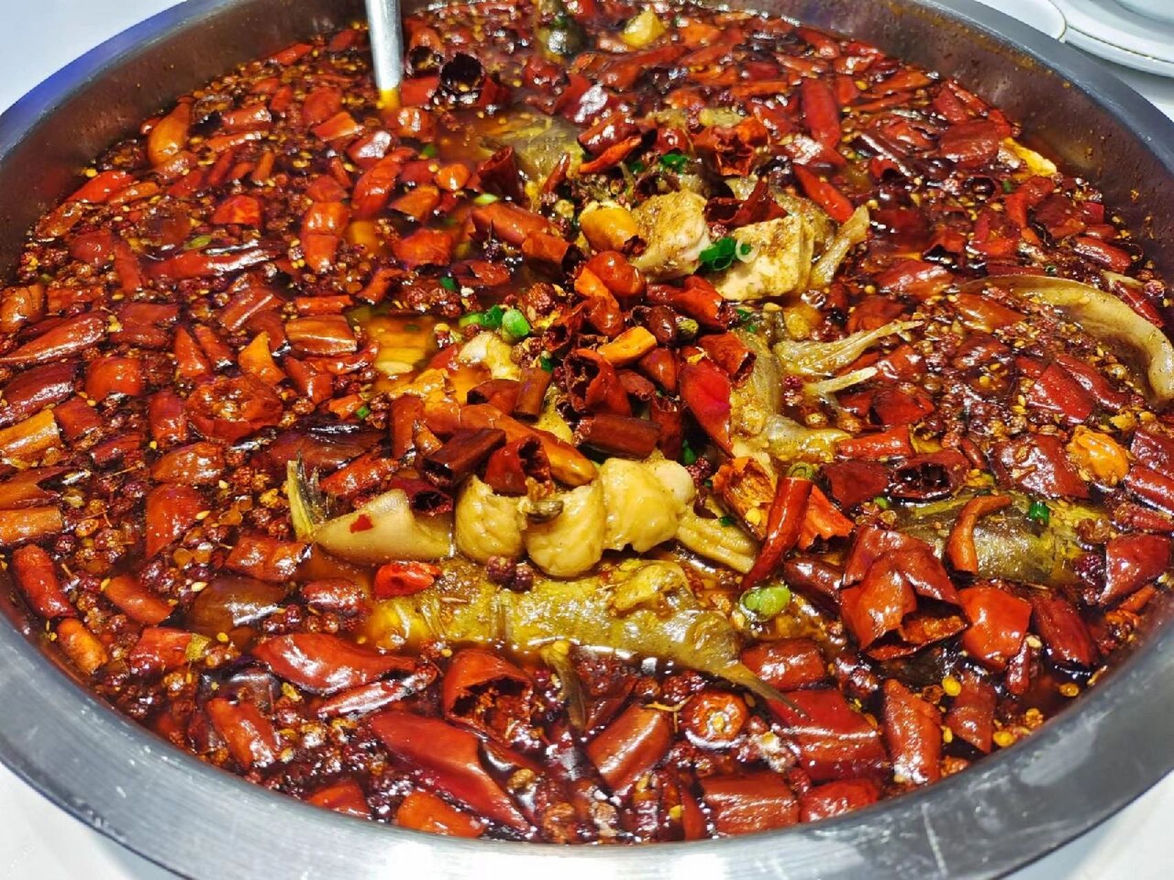 汉中必吃鱼店～银河鱼庄 店名:银河鱼庄 位置:莲湖路 之前老感觉是