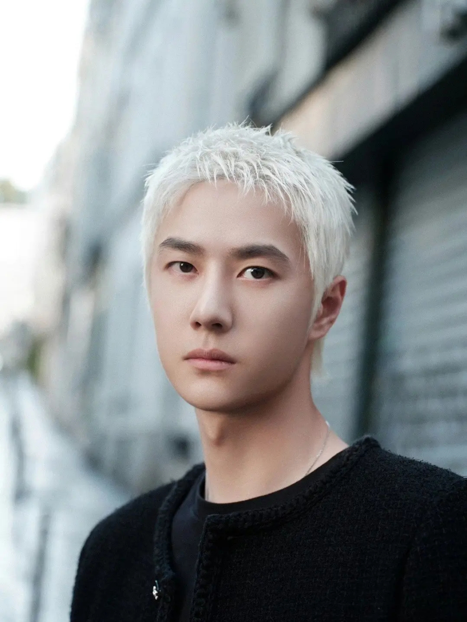 王一博白发精修图,这个造型你能get 到吗?