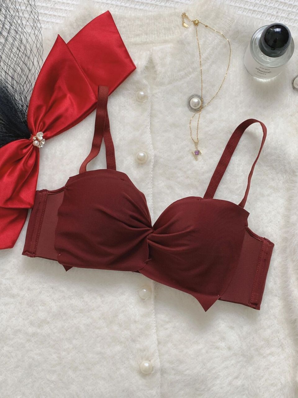 转运bra 这款红色内衣好穿到飞起 面料柔软亲肤,上身舒服极了 聚拢