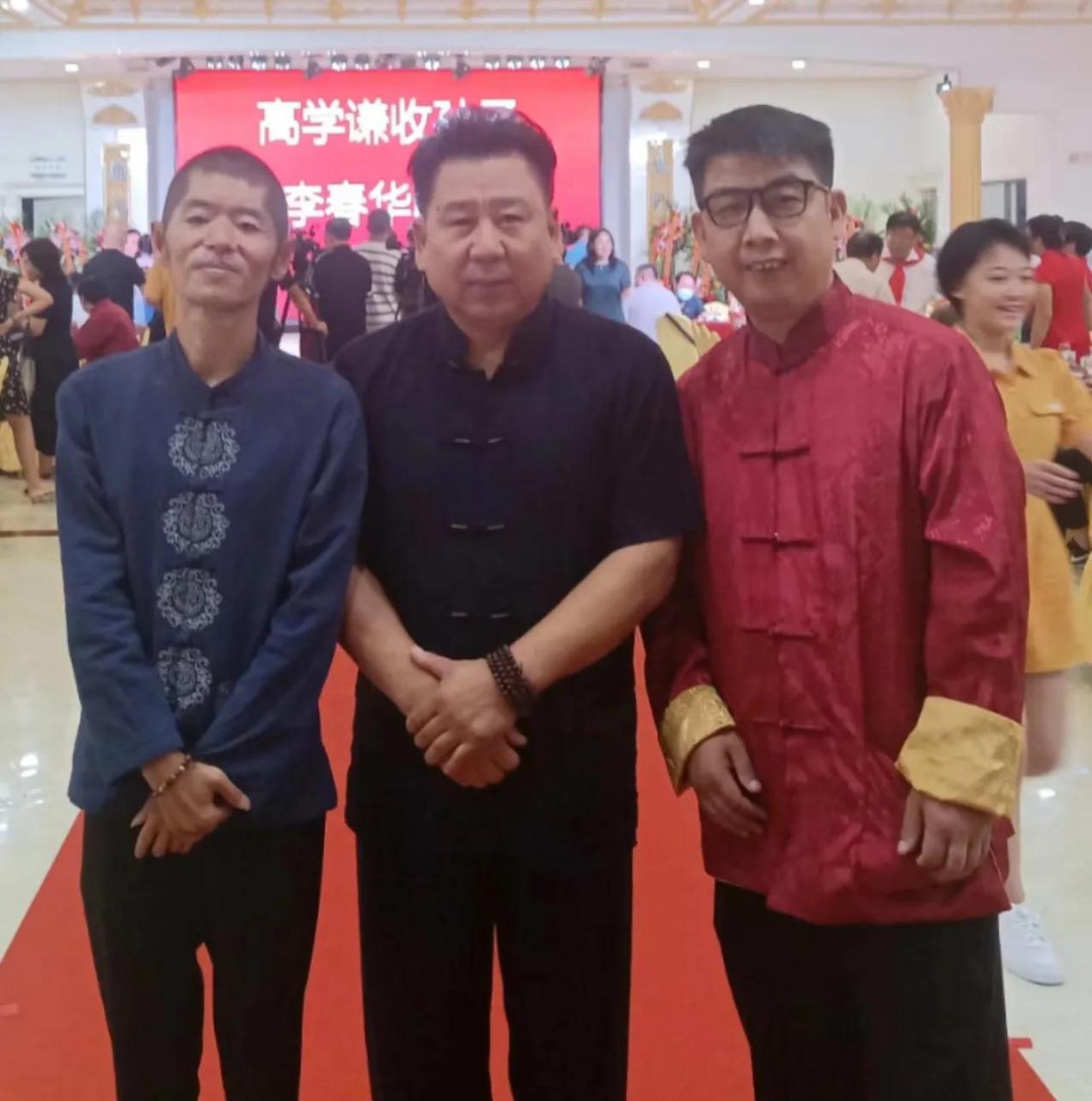 快板名家李春华先生收徒仪式在京隆重举行   8月14日,高派快板名家