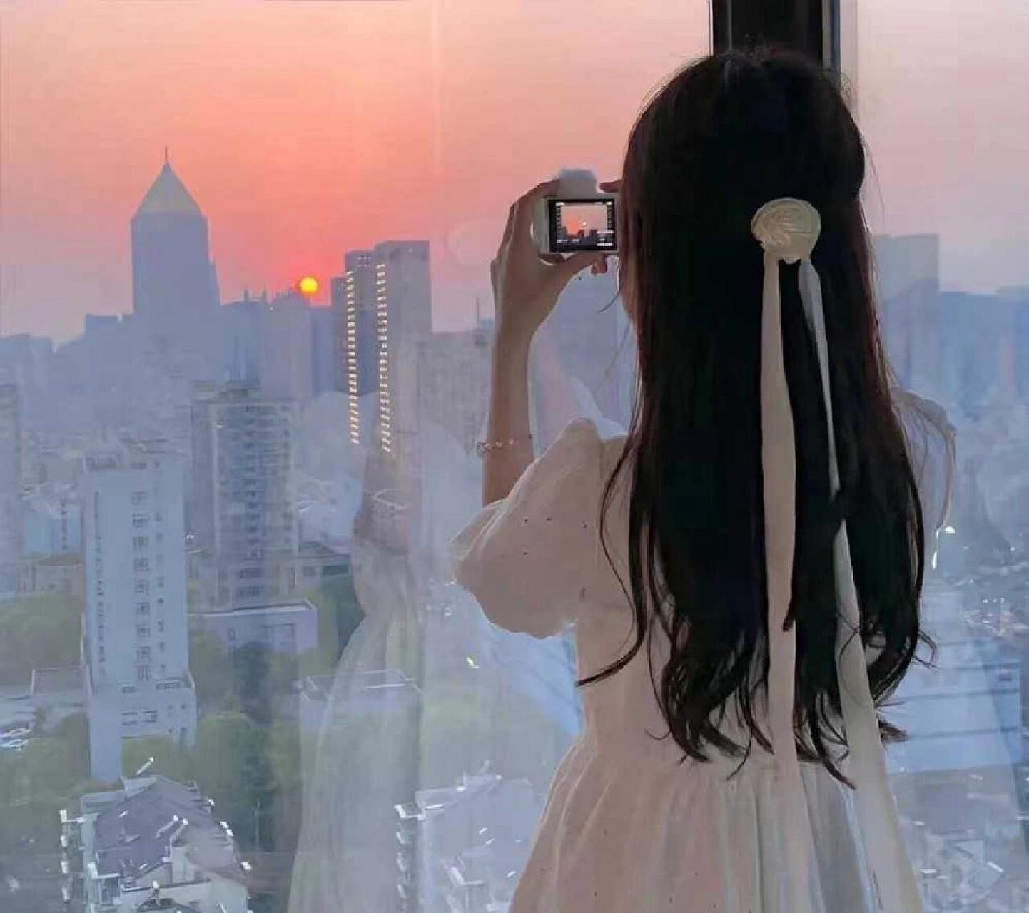 头像|ins风|小众|背影女头 久违的更新～ 图源于网,侵权删