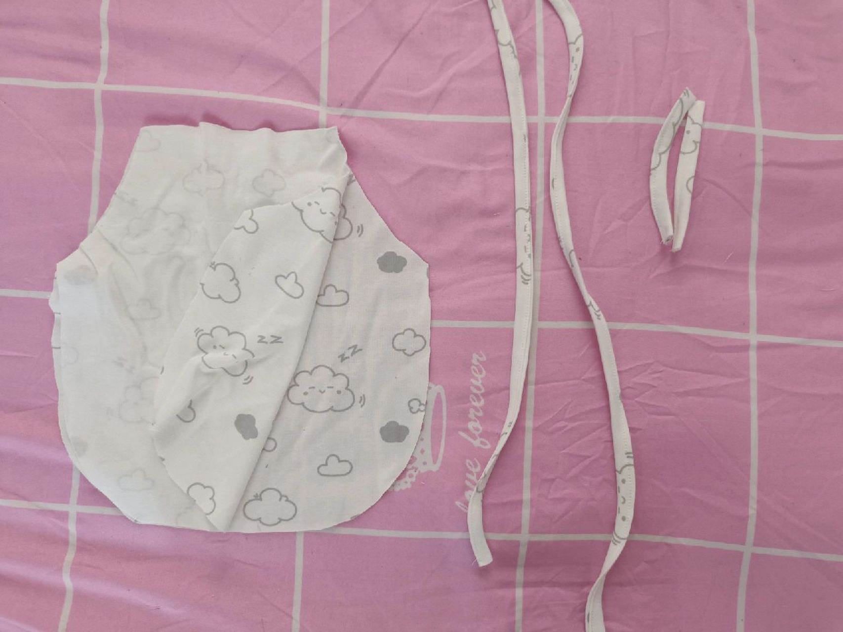 婴儿小肚兜(附裁剪图) 帮朋友家小幼崽做的小肚兜