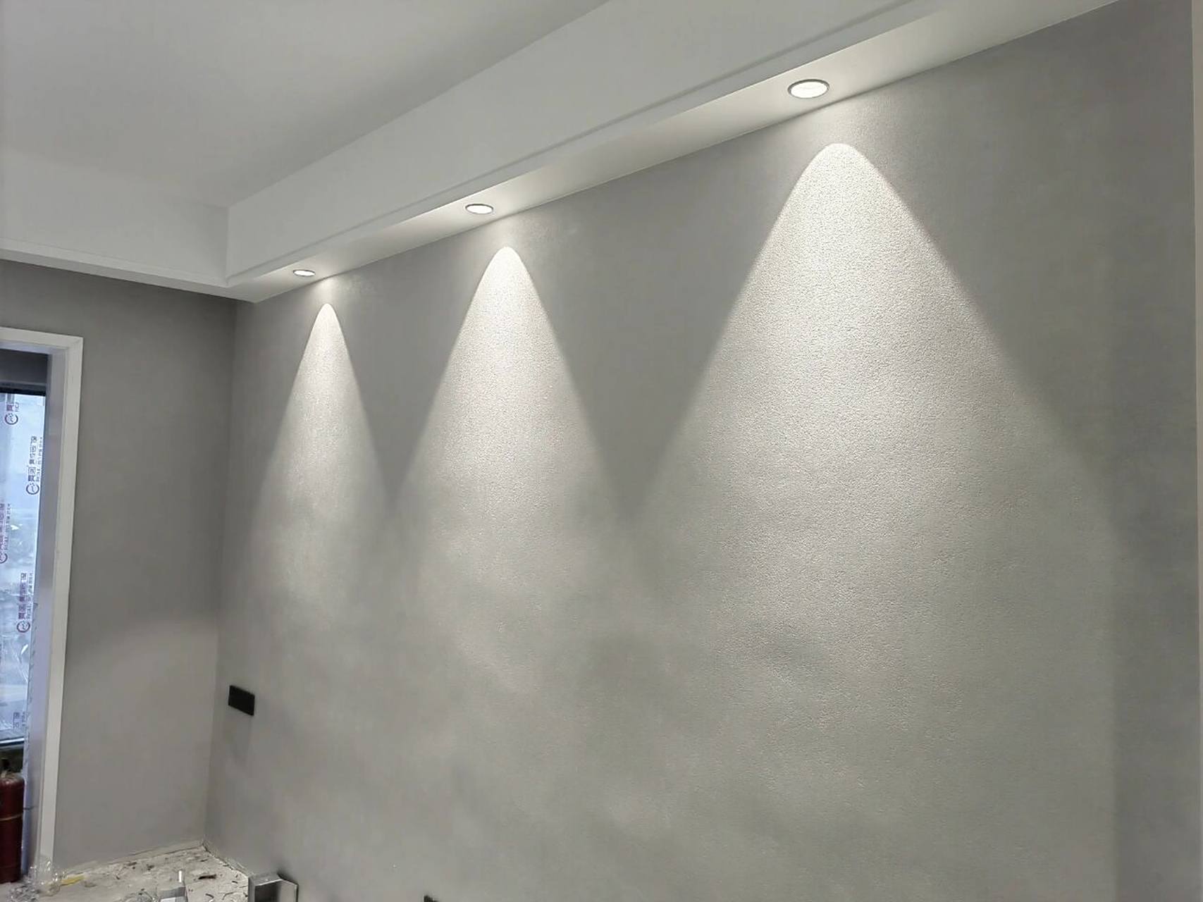 小山丘射灯让凹凸不平的墙面无处可逃!