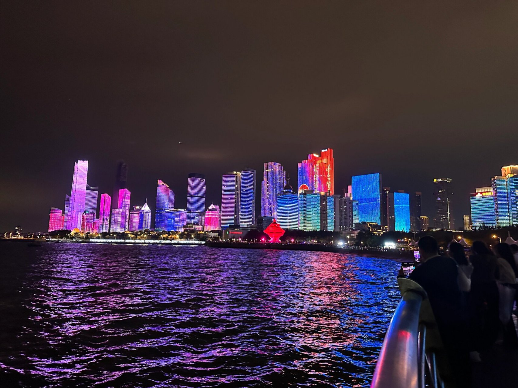 五四广场的中秋节灯光秀 欣赏一下五四广场的夜景